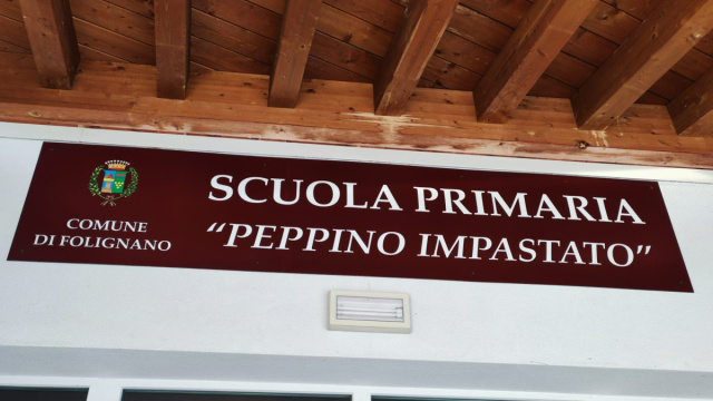 Intitolazione della scuola primaria di Folignano a Peppino ... &copy; Creative Commons
