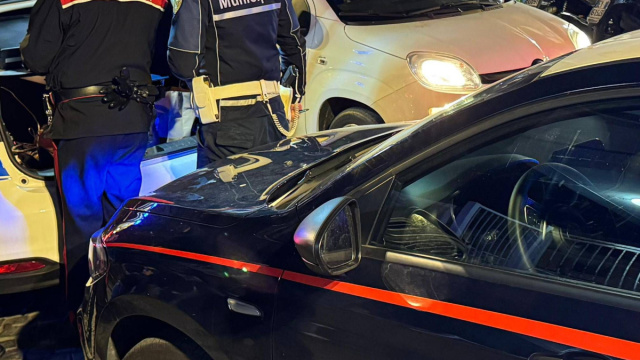 Torre del Greco: controlli dei carabinieri nella movida tra i giovani &copy; Creative Commons