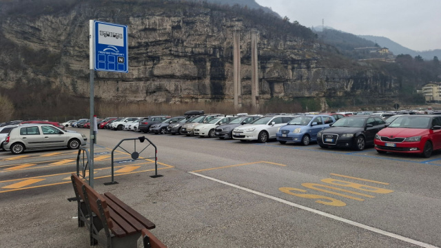 Trento, nuova fermata della Linea N nel parcheggio ex Italcementi &copy; Creative Commons