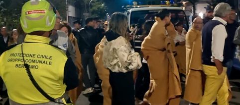 Odore di gas e poi lo scoppio: palazzina distrutta a Bergamo, otto feriti
