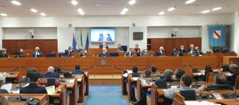 Campania, Pecoraro sul velo: 'La libertà non si difende con divieti'