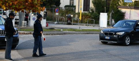Servizio in borghese a Rovereto: 19enne arrestato con droga e contanti
