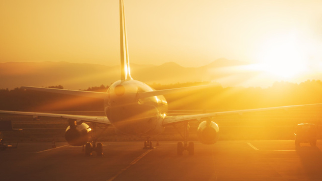 10&euro; Voli economici dall'aeroporto di Milano-Linate  KAYAK &copy; Creative Commons
