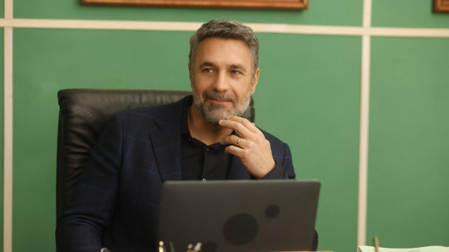 Raoul Bova nei panni di Stefano Fogli &copy;Tutto l'amore che resta/Rai.
