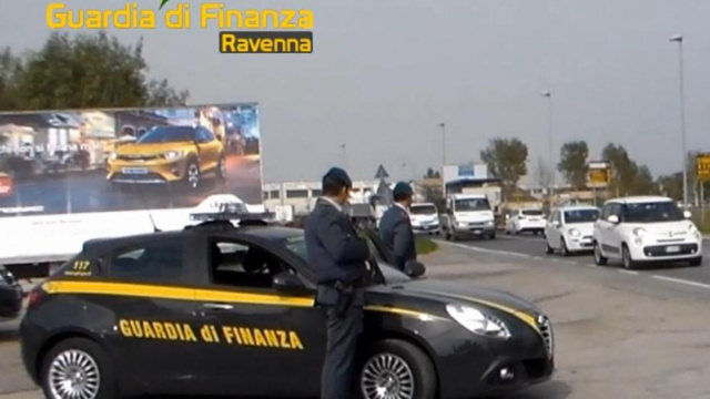 Ravenna, controlli estivi straordinari della Guardia di Finanza &copy; Creative Commons