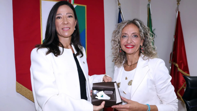 Regione Abruzzo, l'Assessora Magnacca incontra l'Ambasciatrice ... &copy; Creative Commons