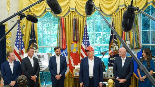 Ecco come Trump ha trasformato lo Studio Ovale: l'oro &egrave; ovunque ... &copy; Creative Commons