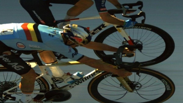 Il fotofinish tra Ciccone e Evenepoel - &copy; Screenshot Eurosport