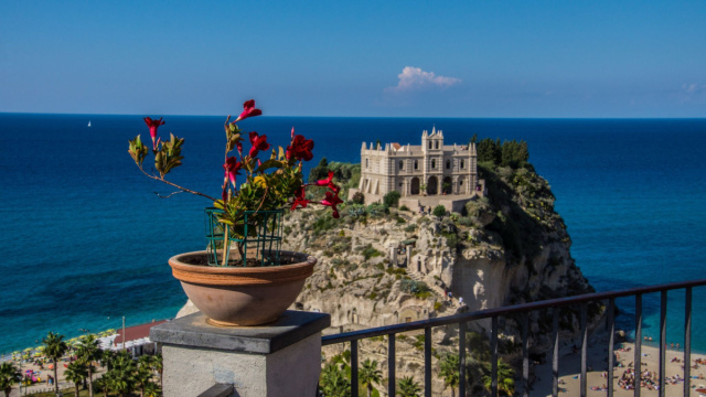 Vista su Stromboli &ndash; Spiaggia del Cannone giro ad anello con ... &copy; Creative Commons