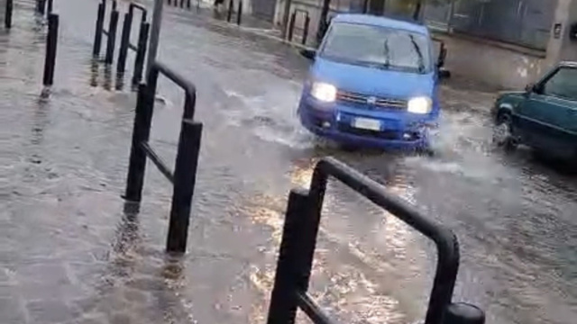 Bomba d'acqua nell'area nord di Napoli: strade allagate tra ... &copy; Creative Commons