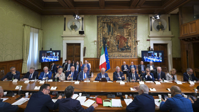 Ex Ilva di Taranto, incontro Governo - sindacati a Palazzo Chigi ... &copy; Creative Commons