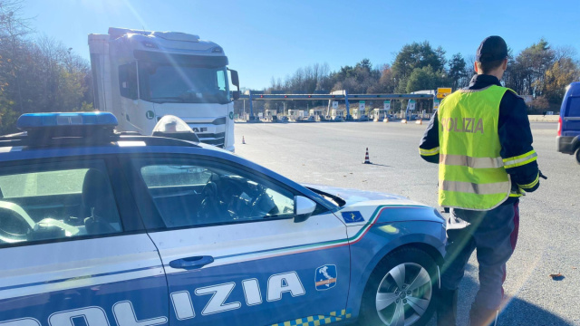 GRP TV News  Polizia stradale scopre officina meccanica abusiva &copy; Creative Commons