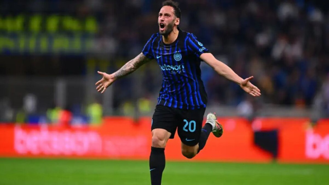 Hakan Calhanoglu, centrocampista dell'Inter. Foto &copy; Inter
