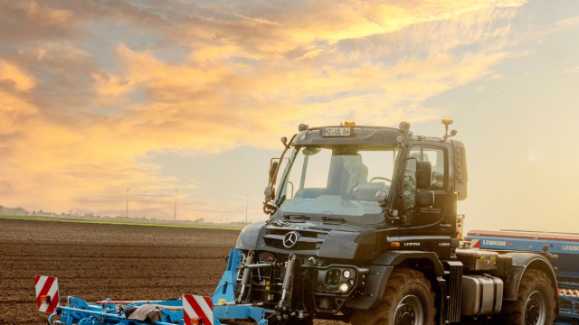 L'Unimog &egrave; imbattibile&raquo;  Mercedes-Benz Trucks Italia &copy; Creative Commons