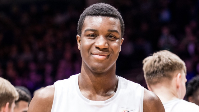 NBA champion Ariel Hukporti receives Porsche Turbo Award - Porsche ... &copy; Creative Commons