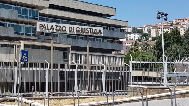 Tribunale di Potenza, situazioni lumache, cause civili che durano ... &copy; Creative Commons