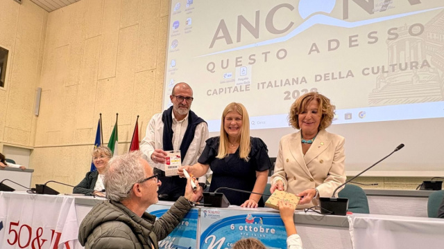Oggi pomeriggio in Comune la premiazione del concorso "NONNO ... &copy; Creative Commons