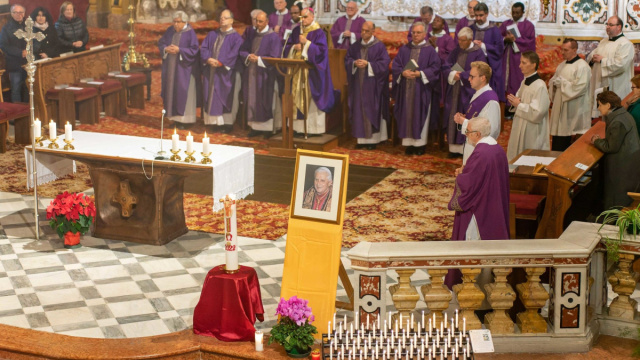 Requiem per Benedetto XVI: il grazie della diocesi e di Bressanone ... &copy; Creative Commons