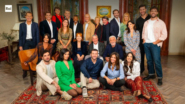 Gli attori di un posto al sole con Whoopi Goldberg &copy;