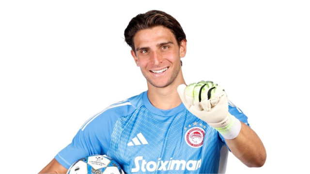 Konstantinos Tzolakis, portiere dell'Olympiacos. Foto &copy; Olympiacos