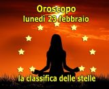 Locandina per l'oroscopo di luned&igrave; 23 febbraio 2026 - &copy; Roberta Carsoli.