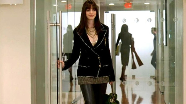 Anne Hathaway nel ruolo di Andy Sachs ne "Il Diavolo Veste Prada" del 2006