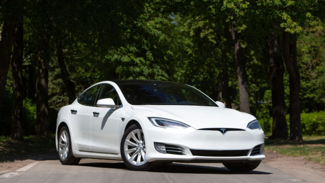 Tesla dice addio a Model X e Model S, spazio ai robot umanoidi &copy; Creative Commons
