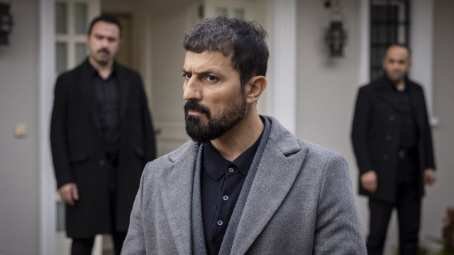 Feyyaz Duman nei panni di Benham Azade &copy; Immagine Mediaset