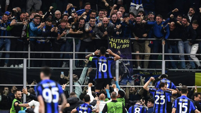 Lautra Martinez esulta con i compagni (Creative Commons/Heute.at).