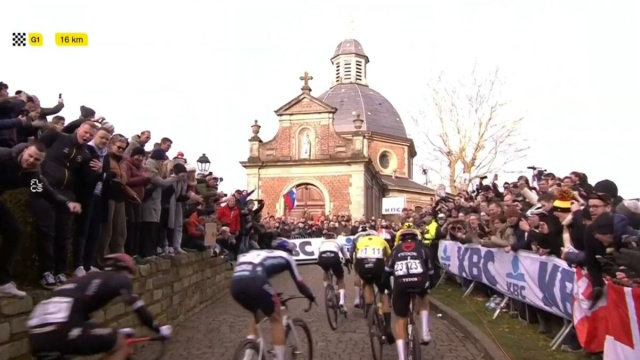 Il passaggio sul Geraardsbergen - &copy; Screenshot Eurosport