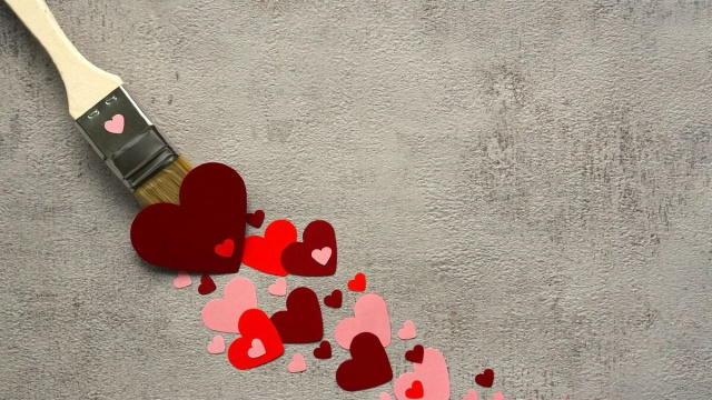 Pennello che disegna cuori (&copy;pixabay.com)