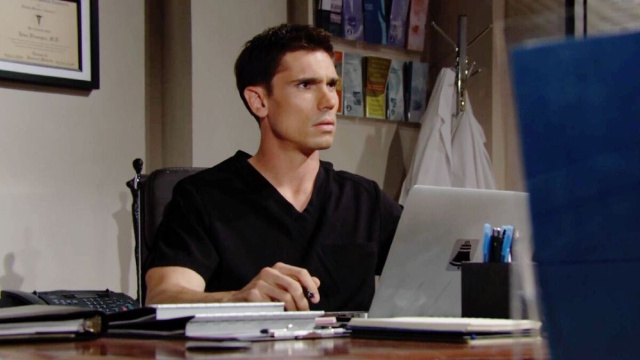 Finn in una scena di Beautiful &copy; Canale 5.