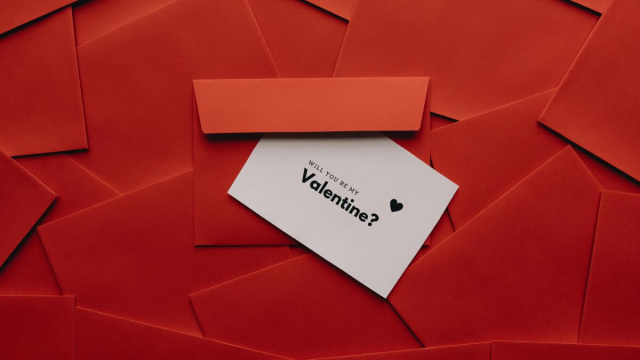 Lettera con scritta "Wil you be my Valentine?" -&copy;Pexels