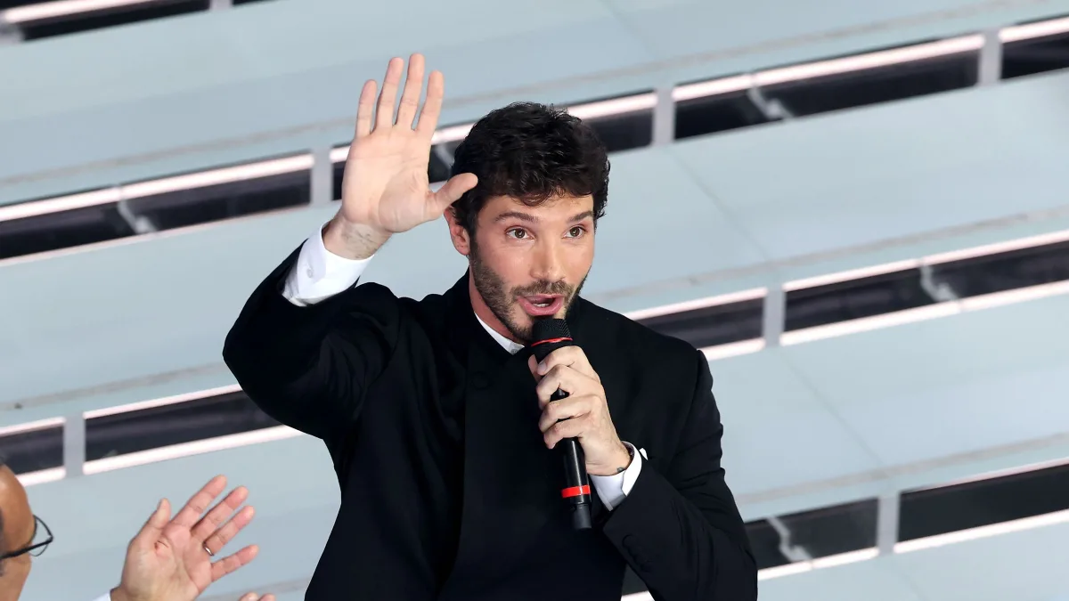 Passaggio di testimone a Sanremo: De Martino guiderà l ...