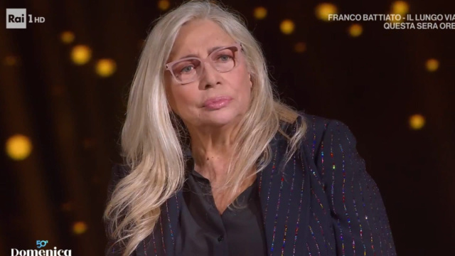 Sanremo 2026 in diretta: il bacio tra Levante e Mara Venier per ... &copy; Creative Commons