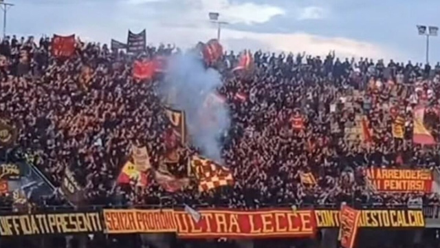 Tifosi del Lecce @ foto pagina Facebook Dimensione Calcio