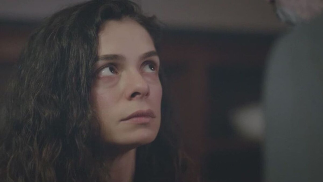 In foto Bahar nella soap &copy; Mediaset