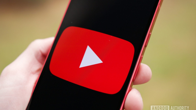 This web app turns YouTube into a retro cable TV experience ... &copy; Creative Commons