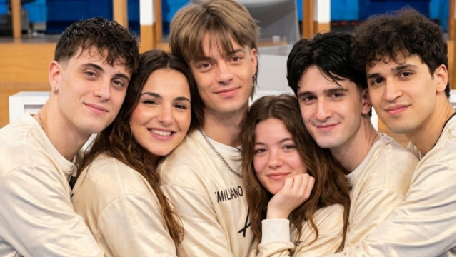 Emiliano, Caterina, Plasma, Elena, Antonio e Nicola ad Amici &copy; Mediaset