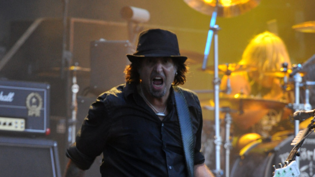 File:Phil Campbell of Mot&ouml;rhead at Wacken Open Air 2013 03.jpg ... &copy; Creative Commons