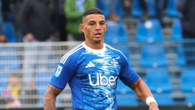 Diego Carlos, difensore del Como. Foto &copy; Como