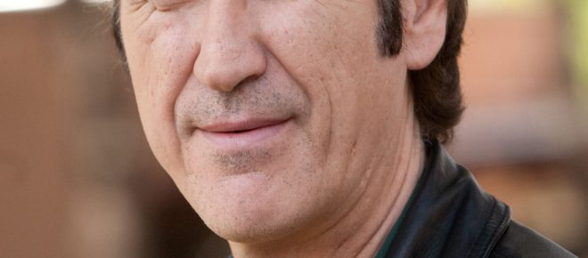 Marco Giallini si frattura il femore ad Aosta: stop alle riprese di 'Rocco Schiavone'