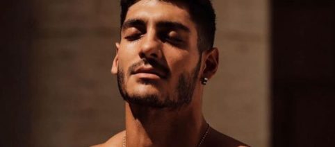 Javier Martinez debutta come influencer: prima sponsorizzazione con Helena 'comparsa'