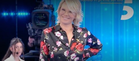 Amici 25, anticipazioni 1ª puntata serale: gara a squadre e almeno due eliminazioni