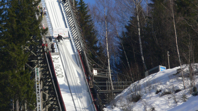File:Vikersundbakken inrun.jpg - Wikimedia Commons &copy; Creative Commons
