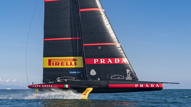In foto Luna Rossa (Wikimedia Commons).