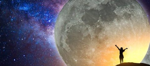 L'oroscopo del 25 marzo e classifica: Cancro 1° con la Luna nel segno
