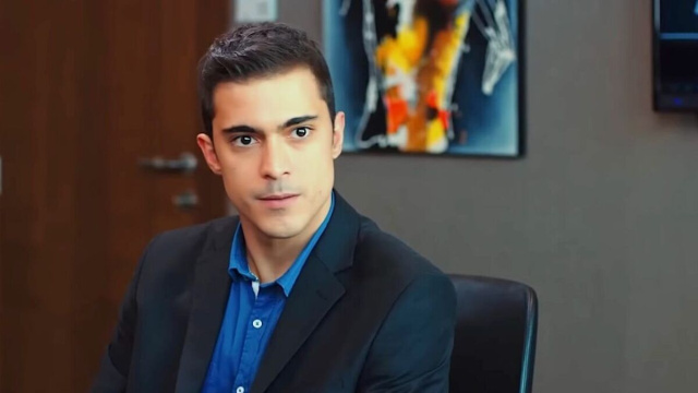 Yigit in una scena di Forbidden Fruit © Mediaset.