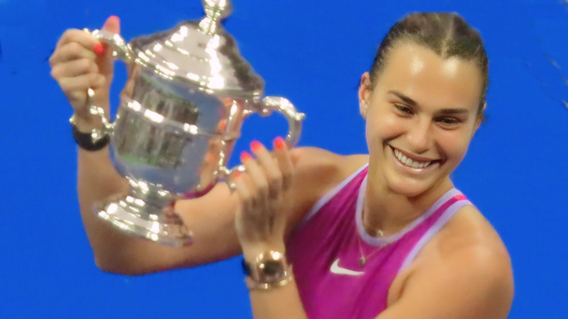 File:Aryna Sabalenka Trophy US Open 2024 (cropped).jpg - Wikipedia &copy; Creative Commons