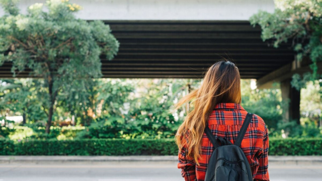 Studentessa nel periodo scolastico - &copy; Freepik.com